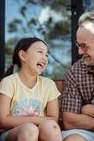 The Family Next Door Season 1 Episode 4 - Poster